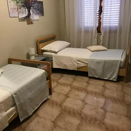 Luminoso E Spazioso Al Primo Piano *