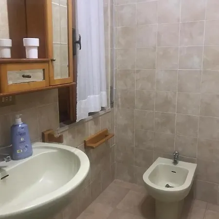 Luminoso E Spazioso Al Primo Piano * קאפוטרה